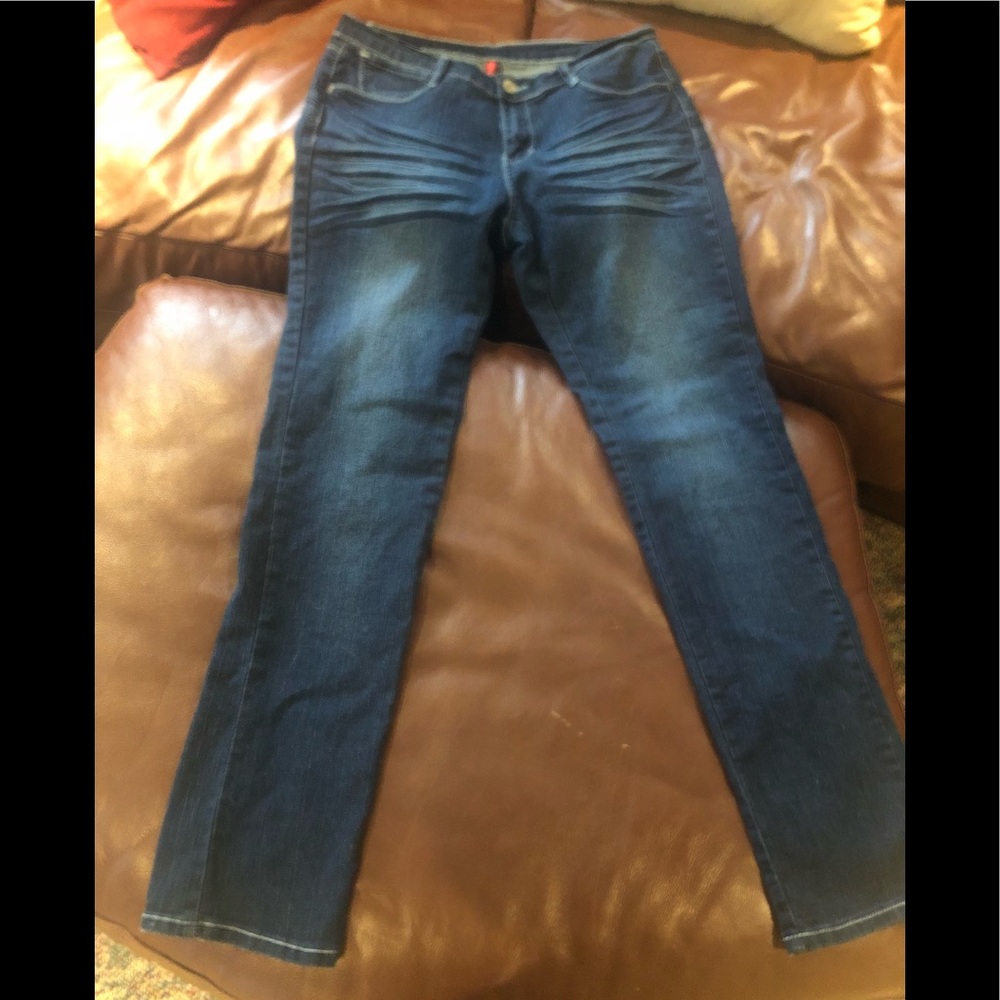 Butt Lifter jeans juniors 11/12. New no tags.